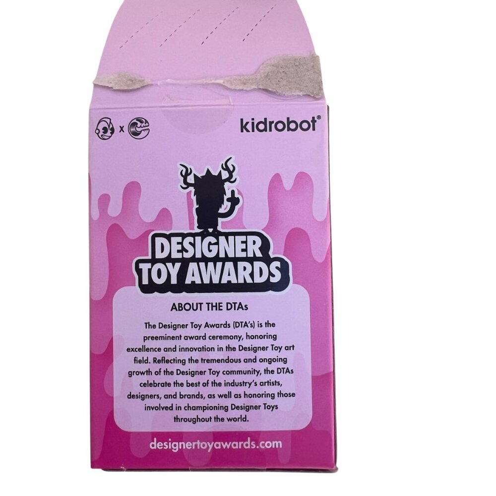 Trouble Maker Kidrobot Dunny by Andrea Kang from Designer Toy Awards Series 1 - Picture 6 of 8